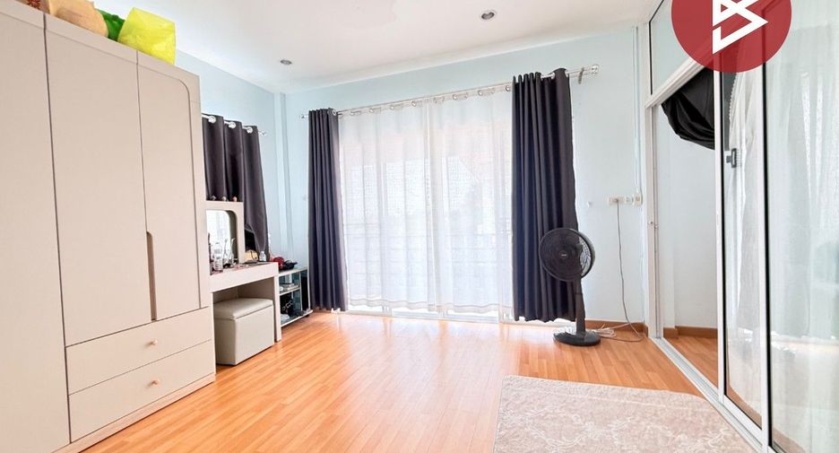 For sale 4 ベッドルーム house in Phutthamonthon, Nakhon Pathom
