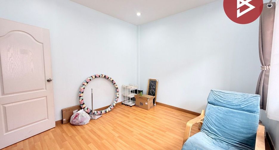 For sale 4 ベッドルーム house in Phutthamonthon, Nakhon Pathom