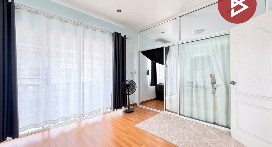 For sale 4 ベッドルーム house in Phutthamonthon, Nakhon Pathom