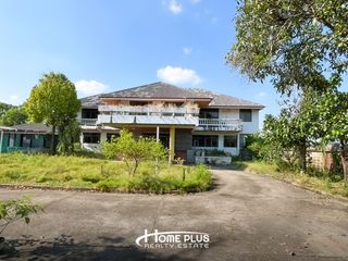 Haus zum Kauf mit 6 Zimmer in Nong Khaem, Bangkok