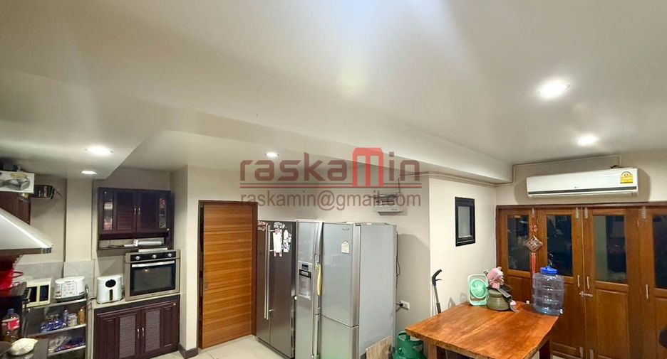 For sale 6 bedrooms house in Bang Lamung, Chonburi