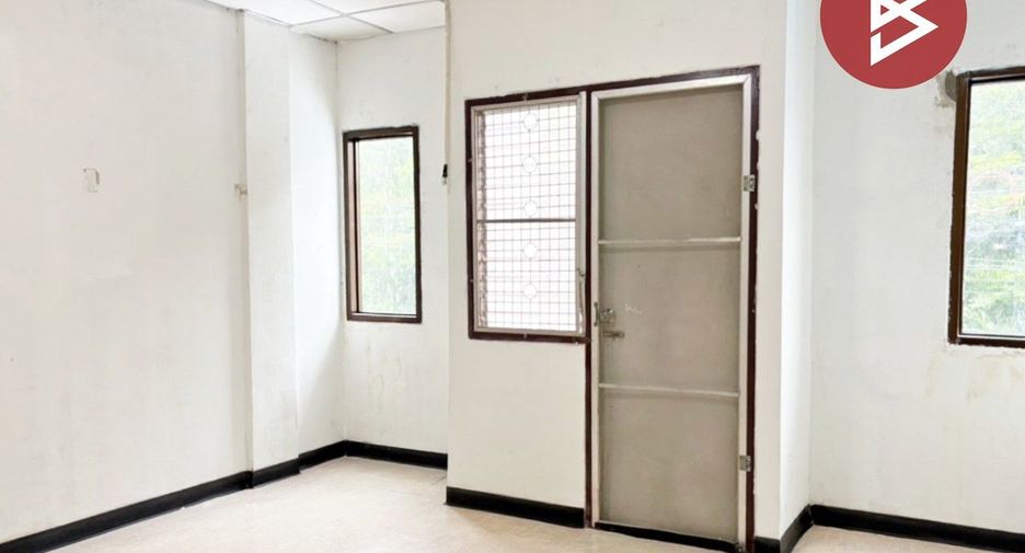 For sale 2 bedrooms townhouse in Mueang Pathum Thani, Pathum Thani
