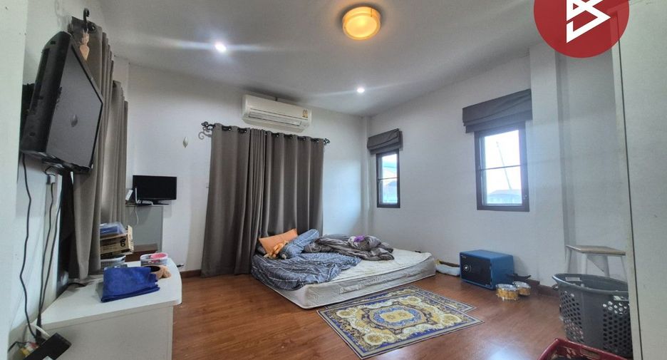 Casa en venta de 5 habitaciones en Sam Phran, Nakhon Pathom