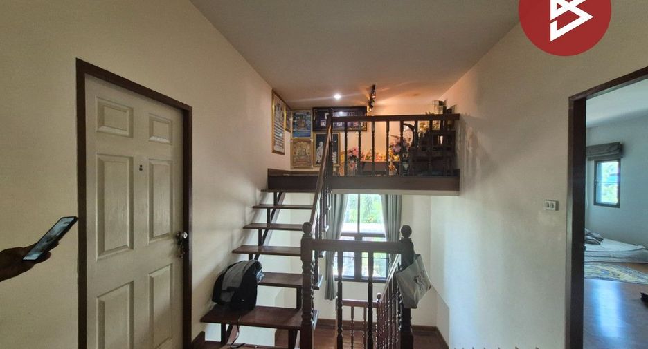 Casa en venta de 5 habitaciones en Sam Phran, Nakhon Pathom