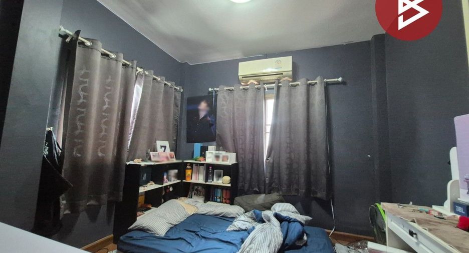 Casa en venta de 5 habitaciones en Sam Phran, Nakhon Pathom