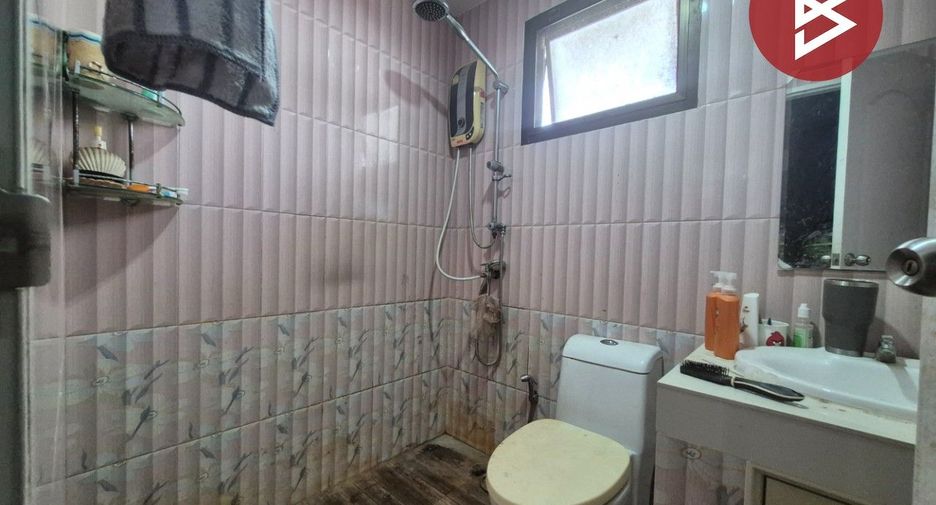 Casa en venta de 5 habitaciones en Sam Phran, Nakhon Pathom