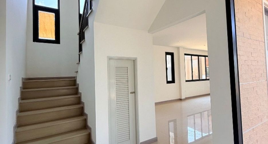 Haus zum Kauf mit 4 Zimmer in Mueang Chon Buri, Chonburi