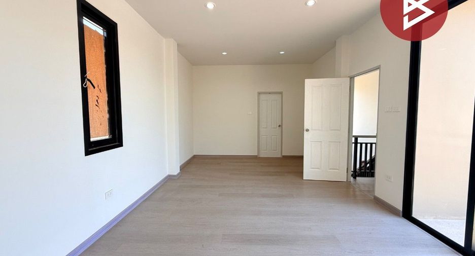 Haus zum Kauf mit 4 Zimmer in Mueang Chon Buri, Chonburi