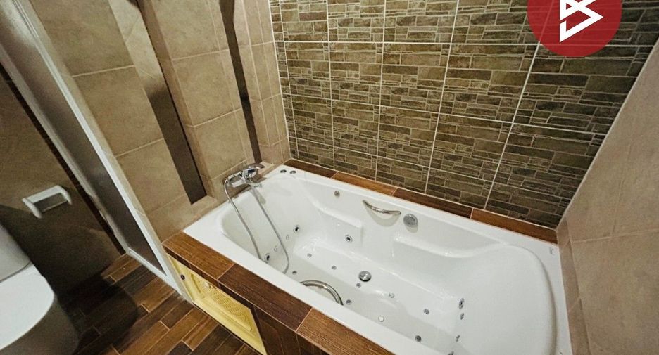 For sale 3 bedrooms house in Mueang Chon Buri, Chonburi