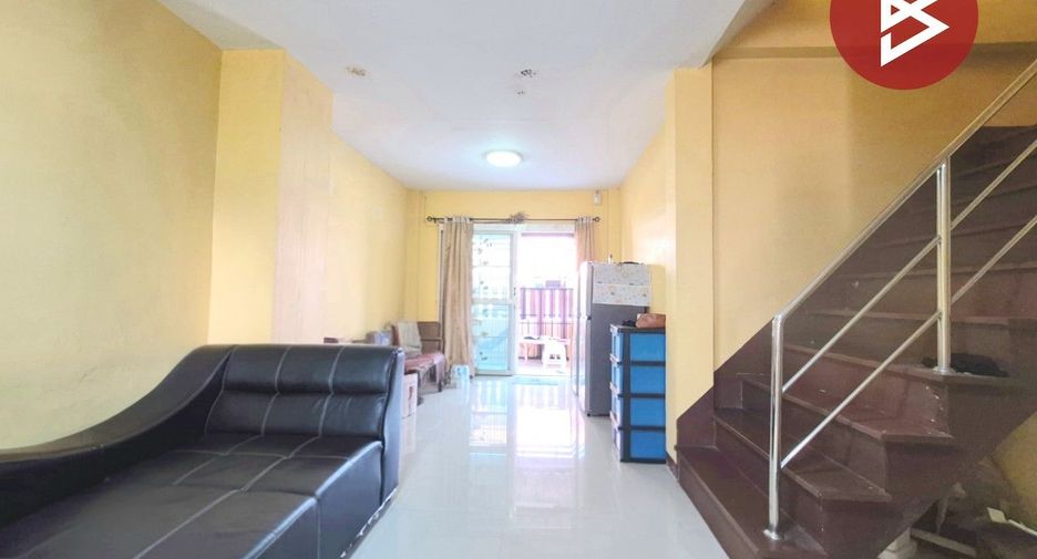Casa adosada en venta de 3 habitaciones en Krathum Baen, Samut Sakhon