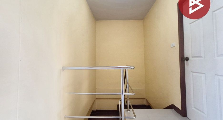 Casa adosada en venta de 3 habitaciones en Krathum Baen, Samut Sakhon