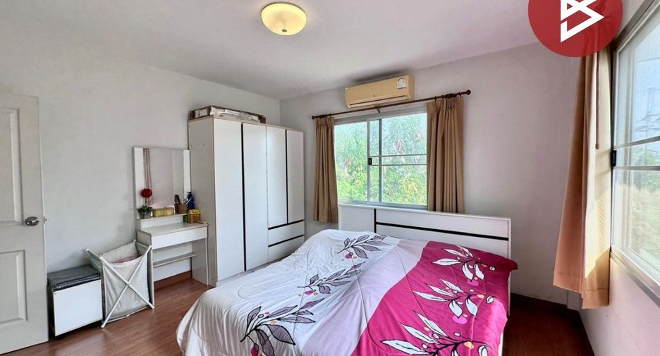 À vendre 3 chambres maison de ville à Mueang Chon Buri, Chonburi