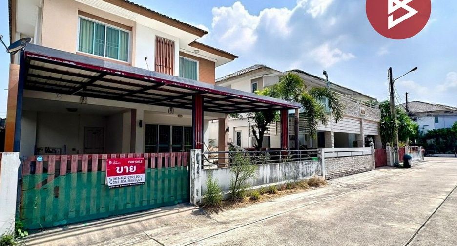 À vendre 3 chambres maison de ville à Mueang Chon Buri, Chonburi