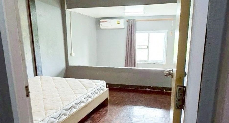 For sale 2 bedrooms townhouse in Nong Khaem, Bangkok