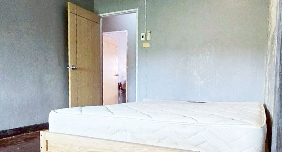 For sale 2 bedrooms townhouse in Nong Khaem, Bangkok