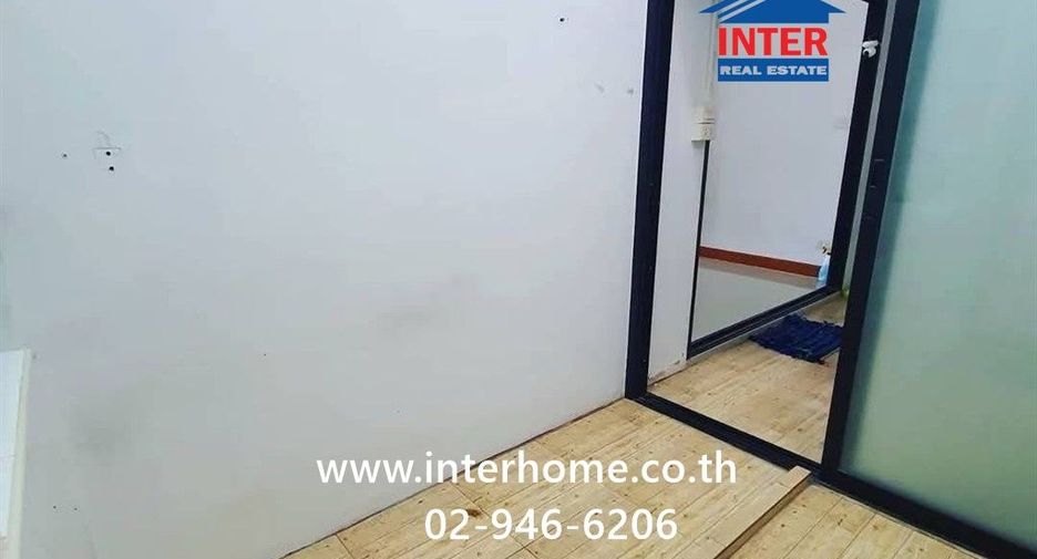 For sale 3 bedrooms townhouse in Min Buri, Bangkok