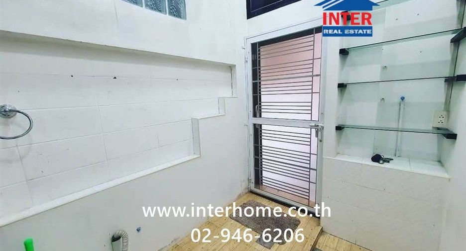 For sale 3 bedrooms townhouse in Min Buri, Bangkok