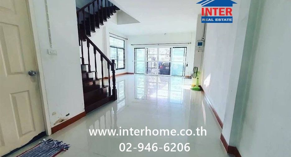 For sale 3 bedrooms townhouse in Min Buri, Bangkok