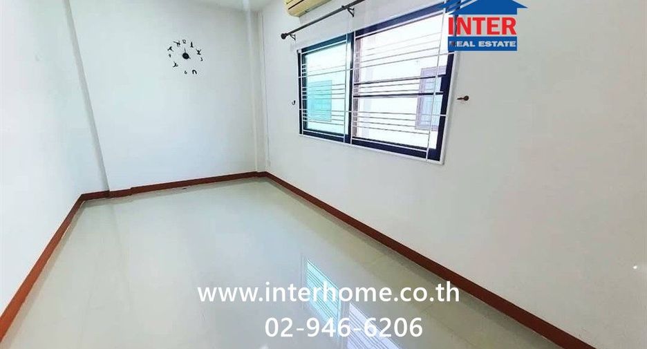 For sale 3 bedrooms townhouse in Min Buri, Bangkok