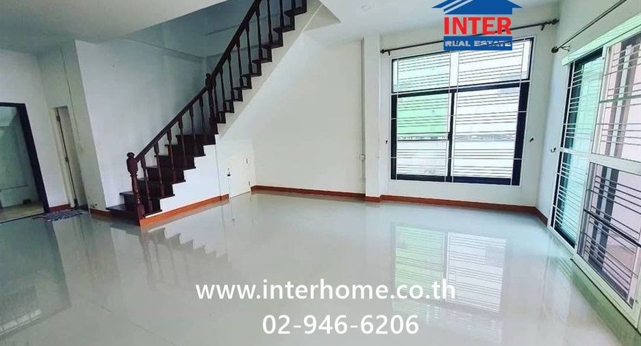 For sale 3 bedrooms townhouse in Min Buri, Bangkok