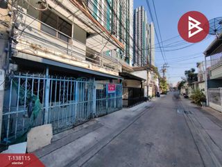 For sale 4 bedrooms townhouse in Bang Kapi, Bangkok