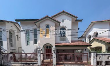 For sale 3 bedrooms house in Lat Phrao, Bangkok