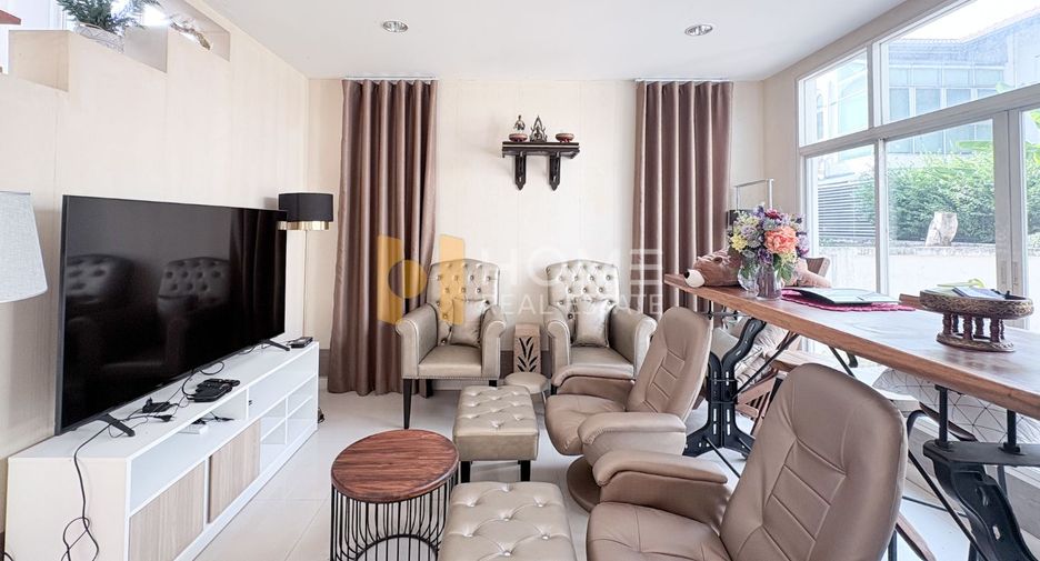 For sale 3 bedrooms house in Lat Phrao, Bangkok