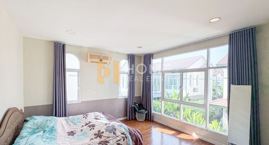 For sale 3 bedrooms house in Lat Phrao, Bangkok