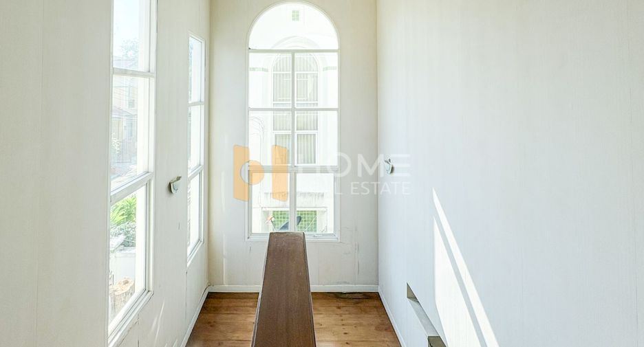 For sale 3 bedrooms house in Lat Phrao, Bangkok