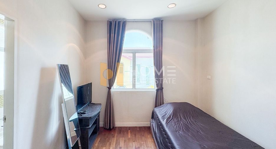 For sale 3 bedrooms house in Lat Phrao, Bangkok
