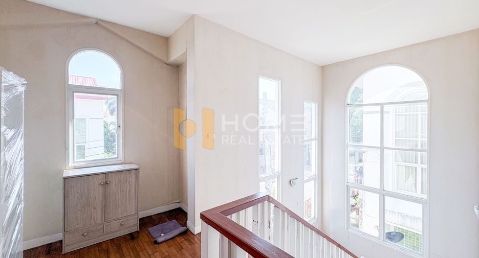 For sale 3 bedrooms house in Lat Phrao, Bangkok