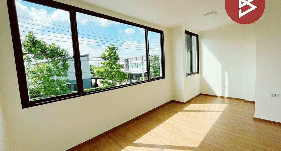 For sale 3 bedrooms townhouse in Prawet, Bangkok