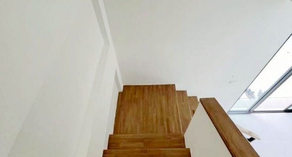 For sale 3 bedrooms townhouse in Prawet, Bangkok