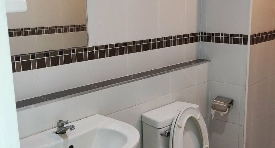 For sale 1 bed condo in Si Racha, Chonburi