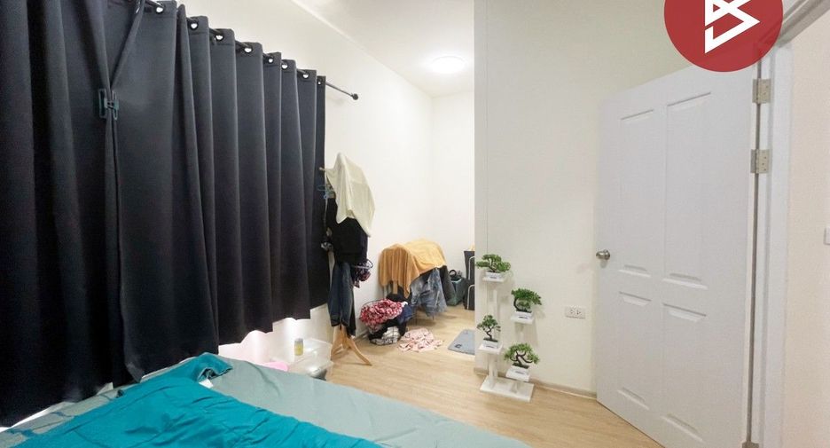 For sale 3 bedrooms townhouse in Sam Phran, Nakhon Pathom