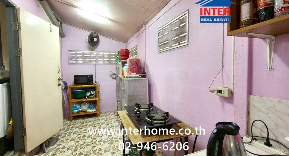 For sale 2 bedrooms townhouse in Thanyaburi, Pathum Thani