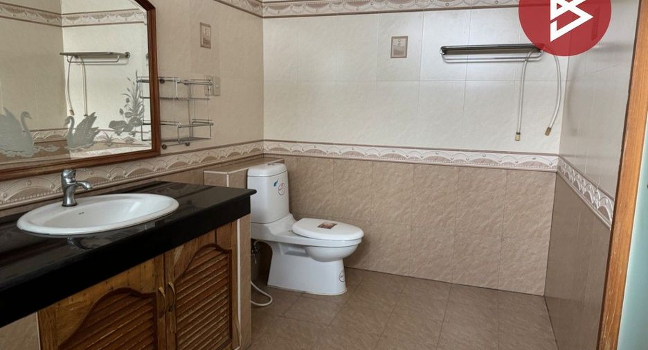 Продажа 4 спальни дом в Mueang Chon Buri, Чонбури