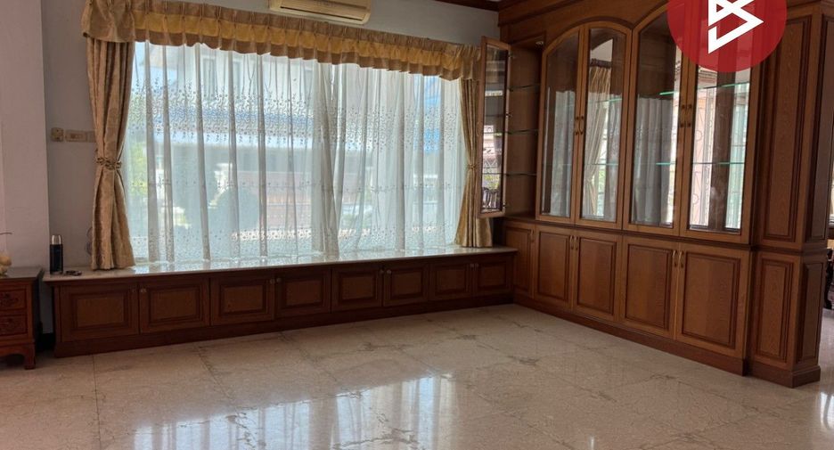 Продажа 4 спальни дом в Mueang Chon Buri, Чонбури