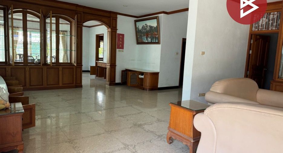 Продажа 4 спальни дом в Mueang Chon Buri, Чонбури