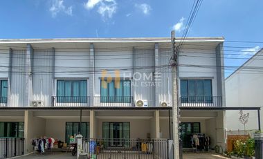 For sale 3 bedrooms townhouse in Bangkok Noi, Bangkok