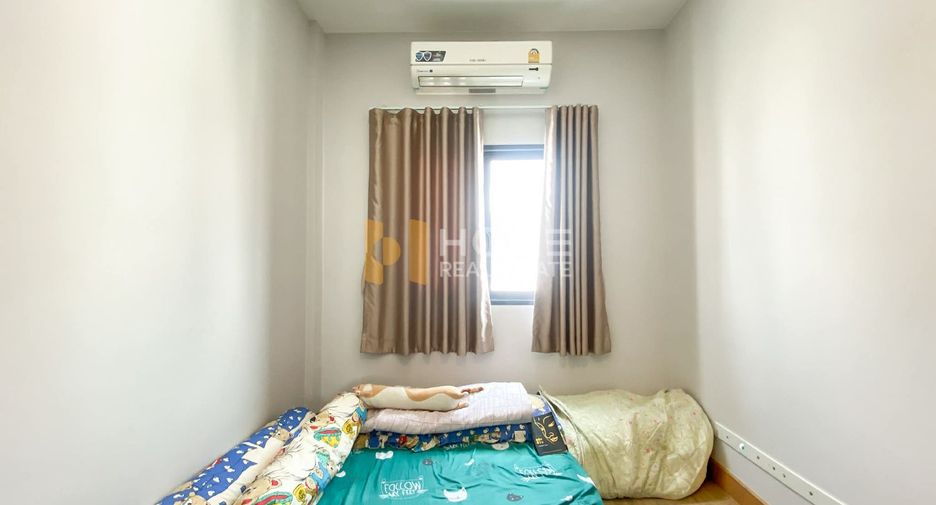For sale 3 bedrooms townhouse in Bangkok Noi, Bangkok