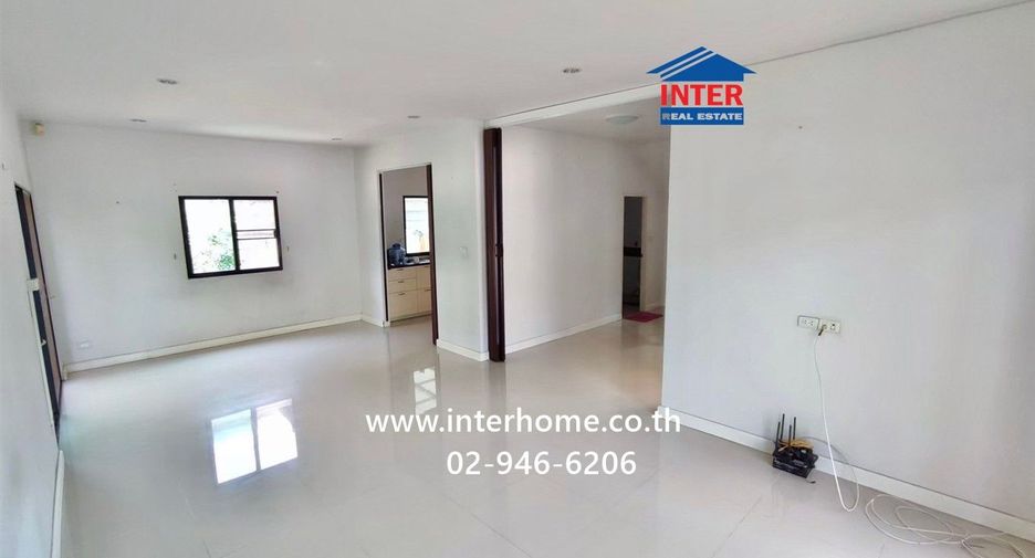 For sale 3 bedrooms house in Lat Krabang, Bangkok
