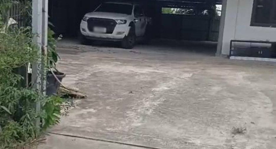For sale 3 ベッドルーム house in Phan Thong, Chonburi