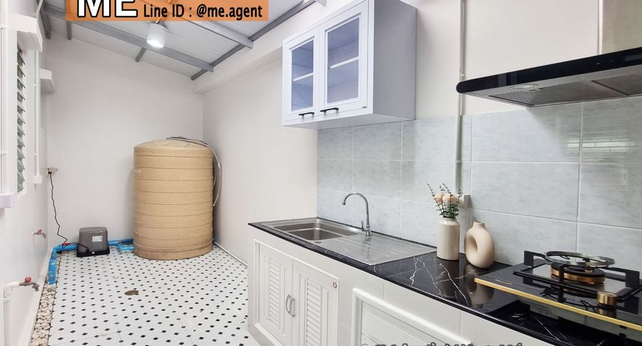 For sale 3 bedrooms townhouse in Suan Luang, Bangkok