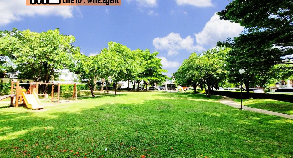 For sale 3 bedrooms townhouse in Suan Luang, Bangkok