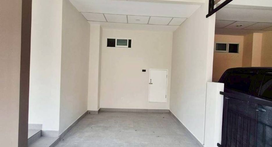 For sale 4 bedrooms townhouse in Thalang, Phuket