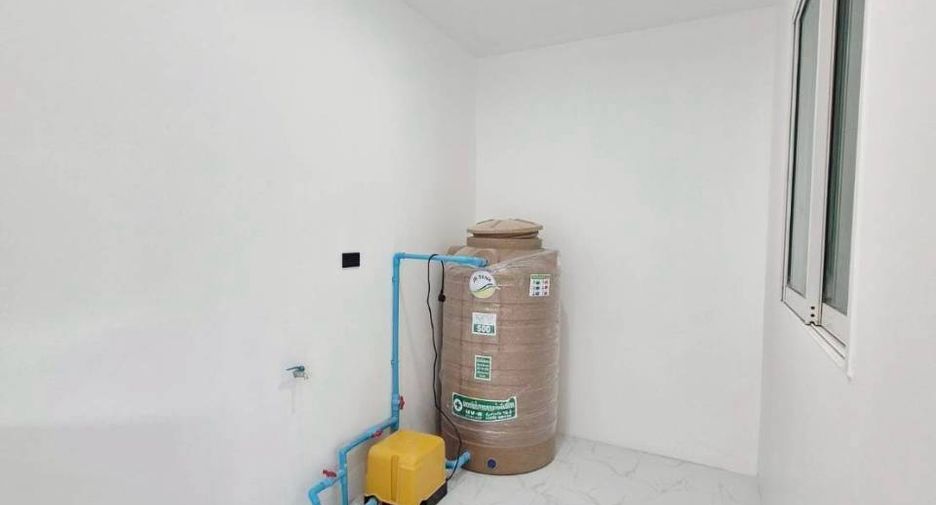 For sale 4 bedrooms townhouse in Thalang, Phuket