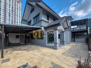 For sale 4 bedrooms house in Phaya Thai, Bangkok