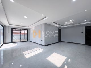 For sale 4 bedrooms house in Phaya Thai, Bangkok