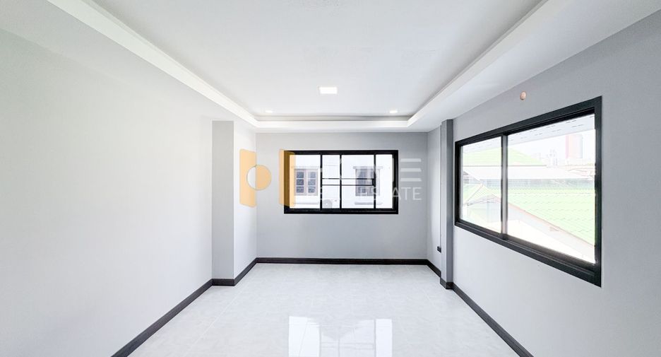 For sale 4 bedrooms house in Phaya Thai, Bangkok
